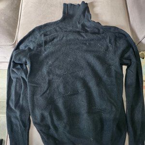 Naadam Black Cashmere Turtleneck Sweater (Small)